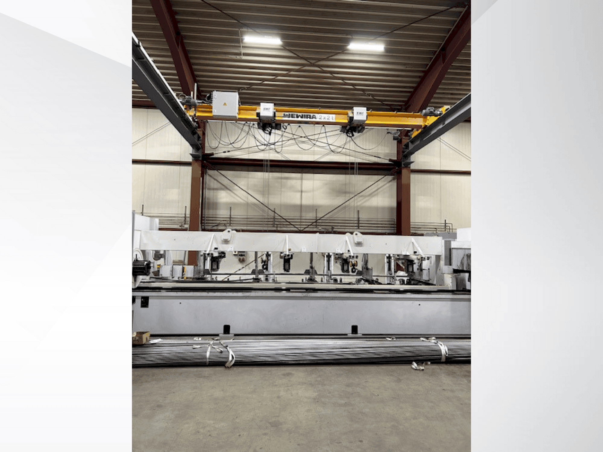 Frontansicht der TRUMPF Tru Laser Tube 3000 Fiber Maschine