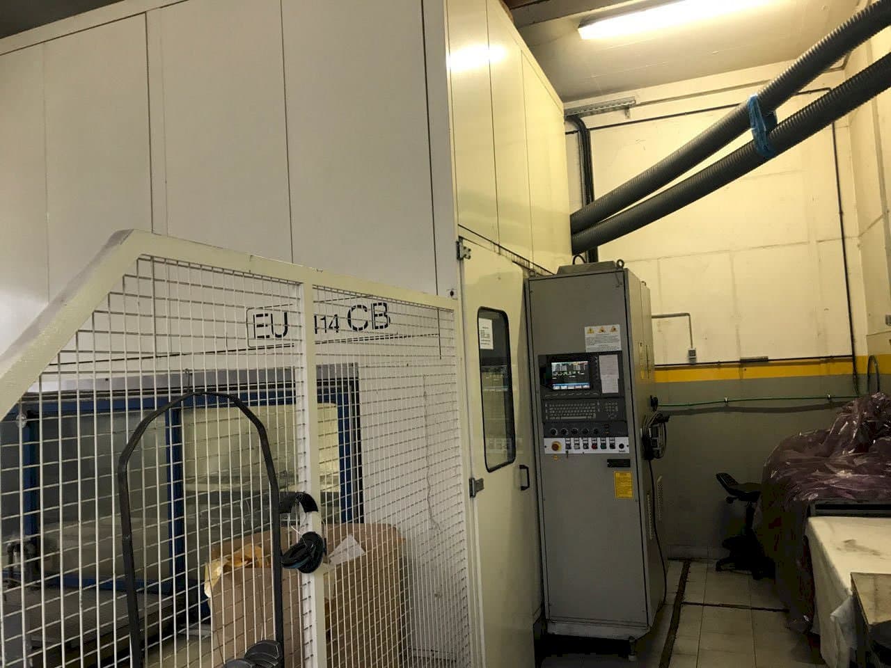 Linke Seitenansicht der Belotti EU3414PWCB  Maschine