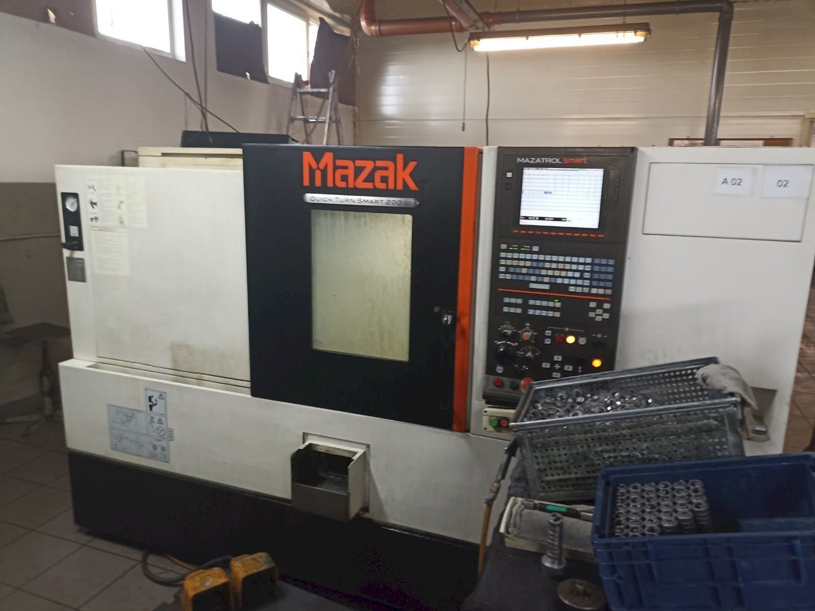 Frontansicht der Mazak Quick Turn Smart 200L Maschine