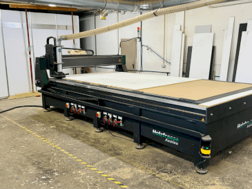 Frontansicht der GEWEMA AXOLOX 4021 Maschine