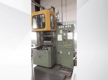 Frontansicht der WICKERT WKP 2560/5/5 Maschine