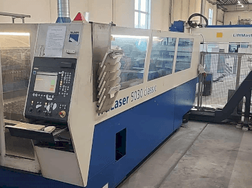 Frontansicht der TRUMPF TruLaser 5030 classic Maschine