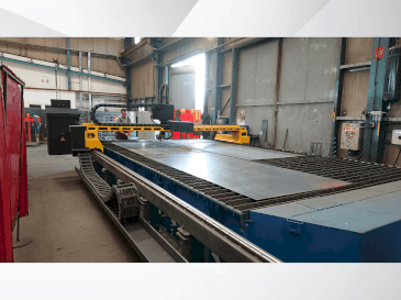 Frontansicht der AJAN PP 260 A-5T Maschine