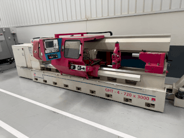 Frontansicht der Geminis GHT-4 720 x 3000 Maschine