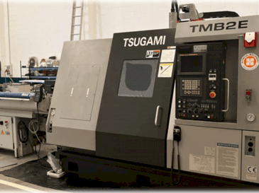 Frontansicht der TSUGAMI TMB 2E Maschine