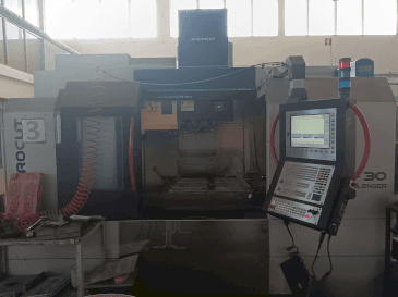 Frontansicht der MICROCUT V-30 Challenger Maschine