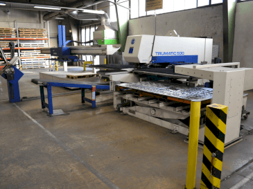 Frontansicht der TRUMPF Trumatic 500 Maschine