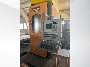 Frontansicht der KRÜSI KM-95 G1 Maschine