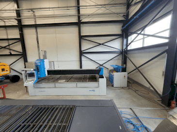 Frontansicht der MAVIJET MJT-W53D- 4020 Maschine