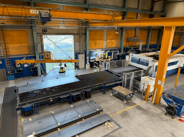 Frontansicht der TRUMPF TruLaser 8000 Maschine