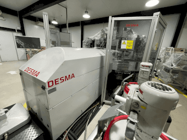 Frontansicht der Kloeckner Desma PU D522/12-LDI Maschine