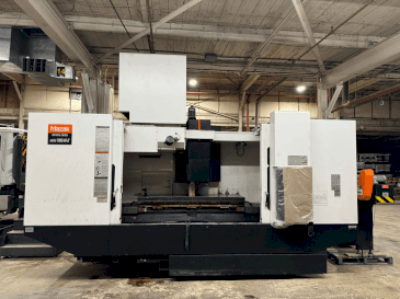 Frontansicht der Mazak VCN 700E/40-II Maschine