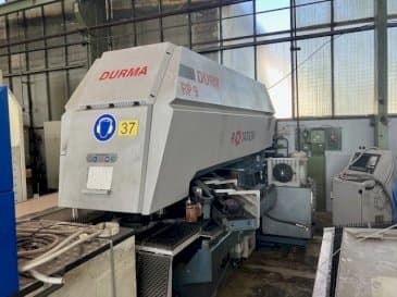 Frontansicht der Durma RP9 1250x20 Maschine
