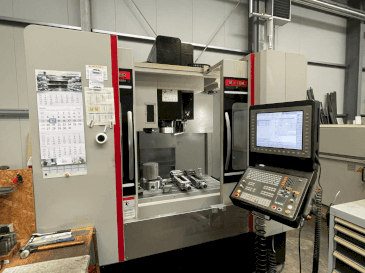 Frontansicht der Quaser MV 184P/12B Maschine