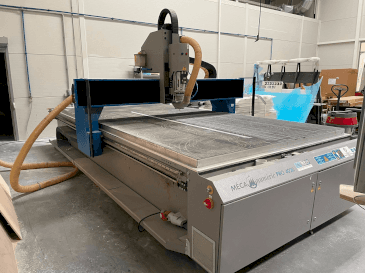 Frontansicht der MECANUMERIC PRO 4020 Maschine