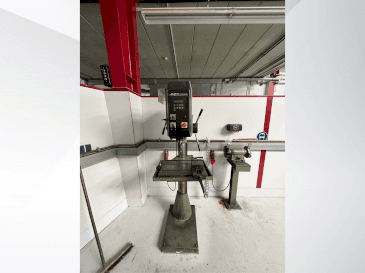 Frontansicht der Hahn+Kolb Flott P40 Maschine