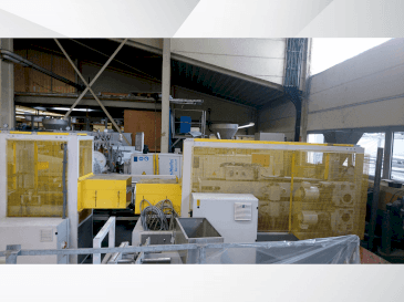 Frontansicht der Krauss Maffei KMD 75 XS/P Maschine