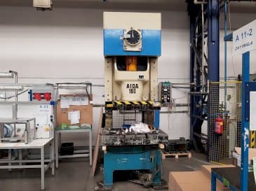 Frontansicht der AIDA NC1-150 Maschine