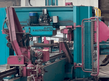 Frontansicht der KALTENBACH KBS 851 DGNC Maschine