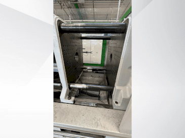 Frontansicht der Arburg 470 U / 800-290 Maschine