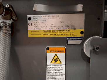 Frontansicht der FANUC Roboshot S100iA Maschine