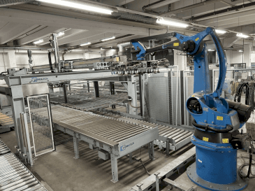 Frontansicht der LIGMATECH RKA100 Maschine