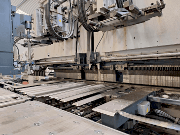 Frontansicht der Salvagnini P4-2220 Maschine