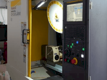 Frontansicht der FANUC ROBODRILL α-D21LiB5 Maschine
