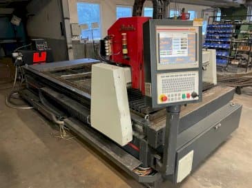 Frontansicht der Baykal BPH 1503 + Hypertherm HPR 130 Maschine