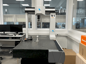 Frontansicht der Hexagon PIONEER 061006 Maschine