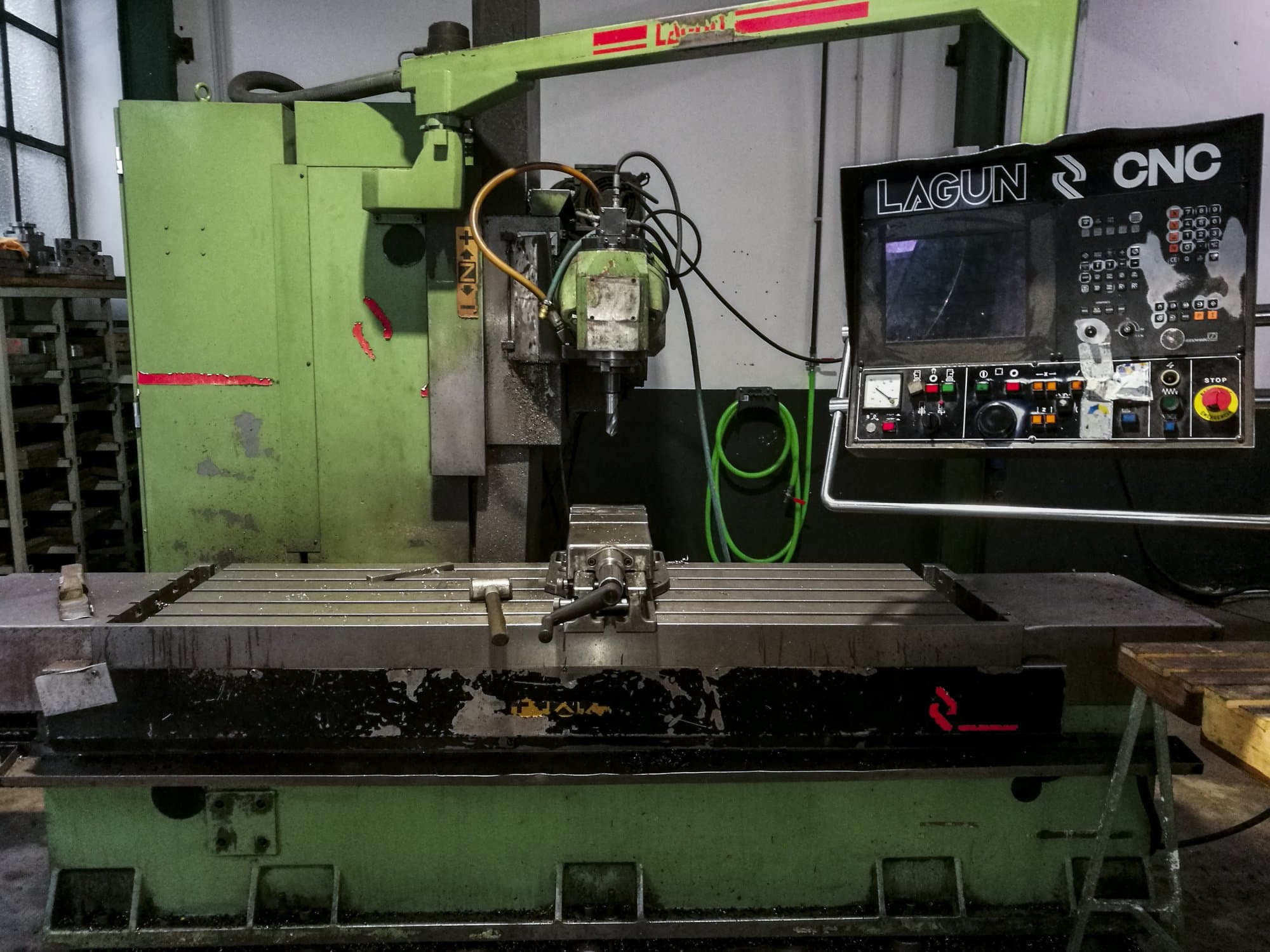 Frontansicht der Lagun FBF 1800 Maschine