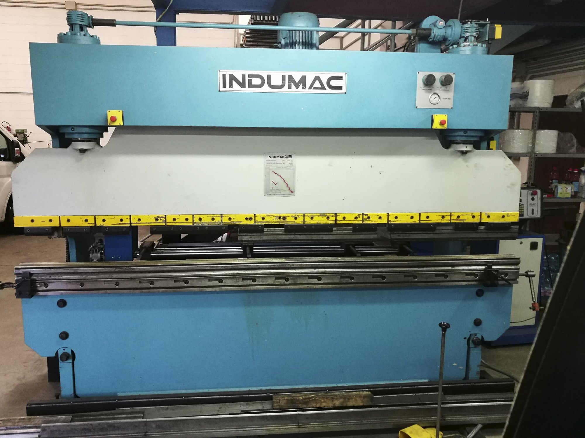 Frontansicht der INDUMAC CAIMI POB80 Maschine