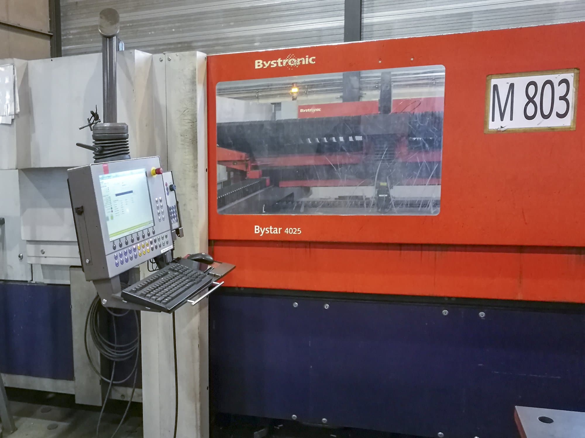 Frontansicht der Bystronic Bystar 4025 NT 80 Maschine