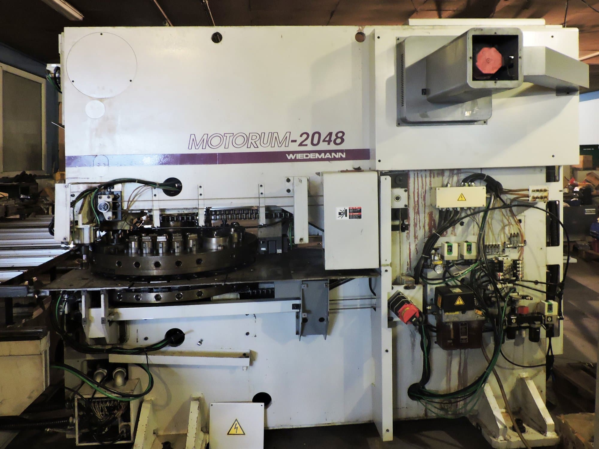 Rechte Seitenansicht der Murata Wiedemann MOTORUM 2048 Maschine