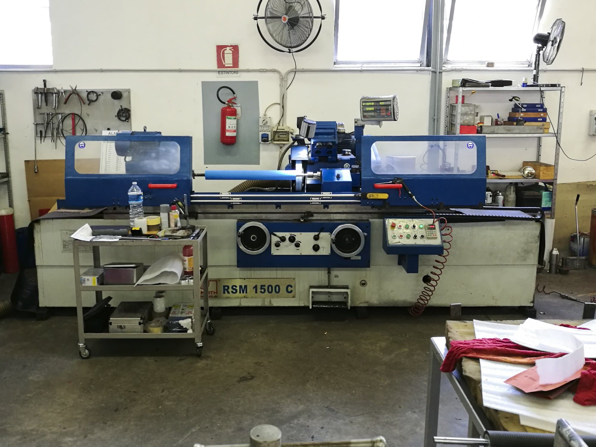 Frontansicht der Knuth RSM 1500 C Maschine