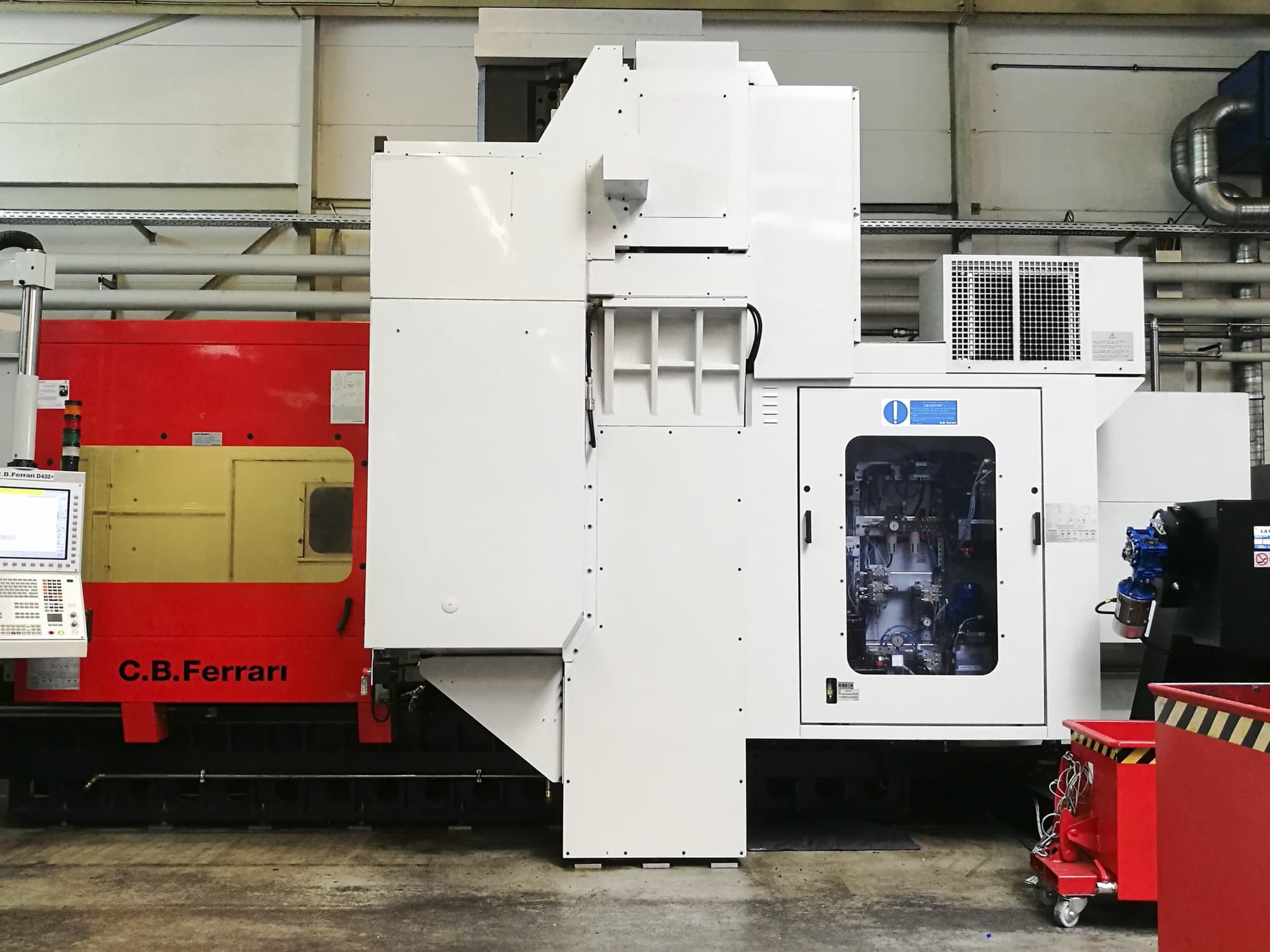 Frontansicht der C.B. Ferrari D432 Maschine