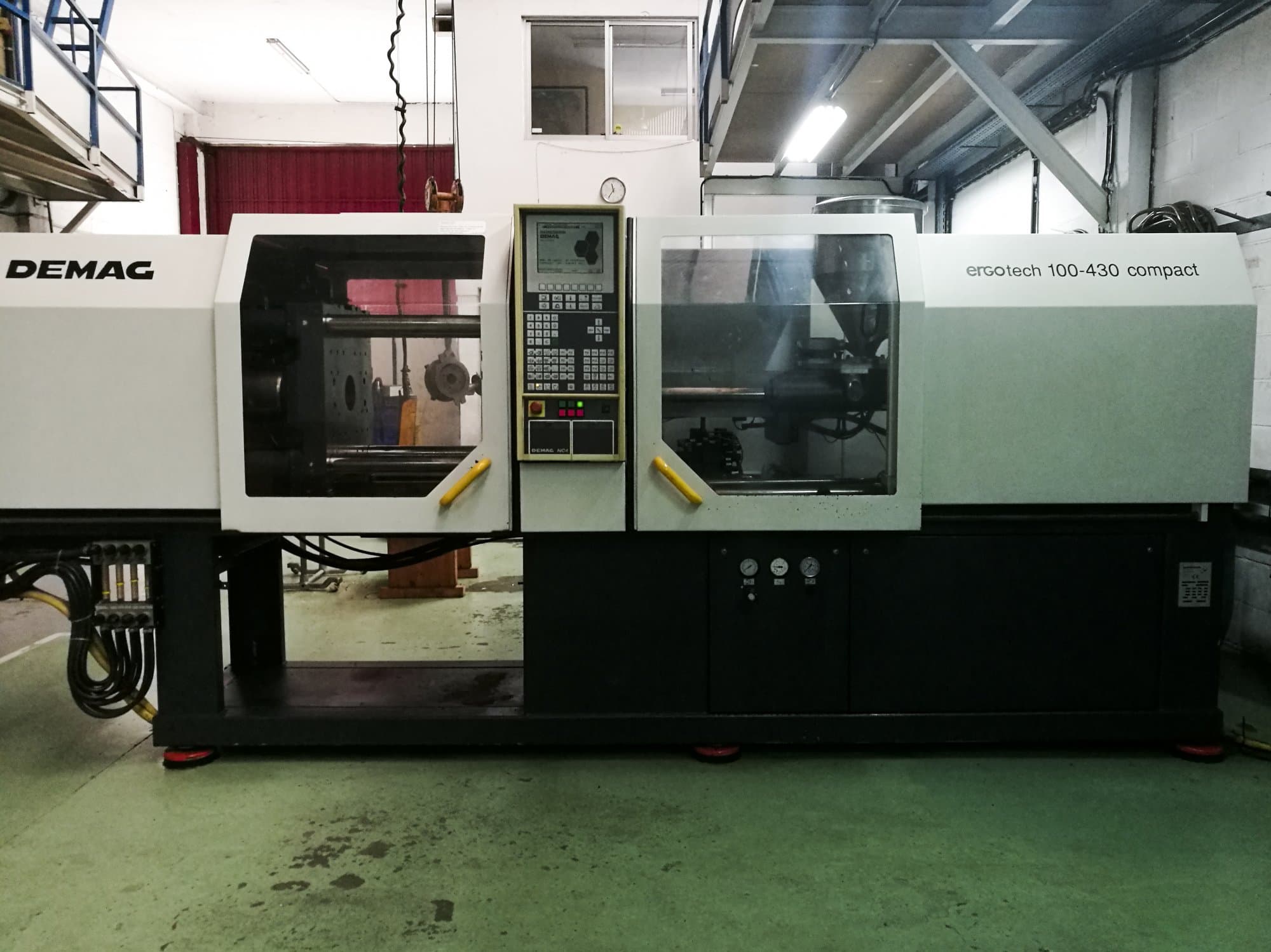 Frontansicht der DEMAG ERGOtech 100-430 compact Maschine