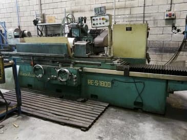 Frontansicht der DANOBAT RE-S-1800 Maschine