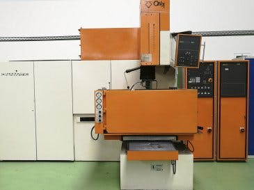 Frontansicht der ONA ONAMATIC 520 Maschine