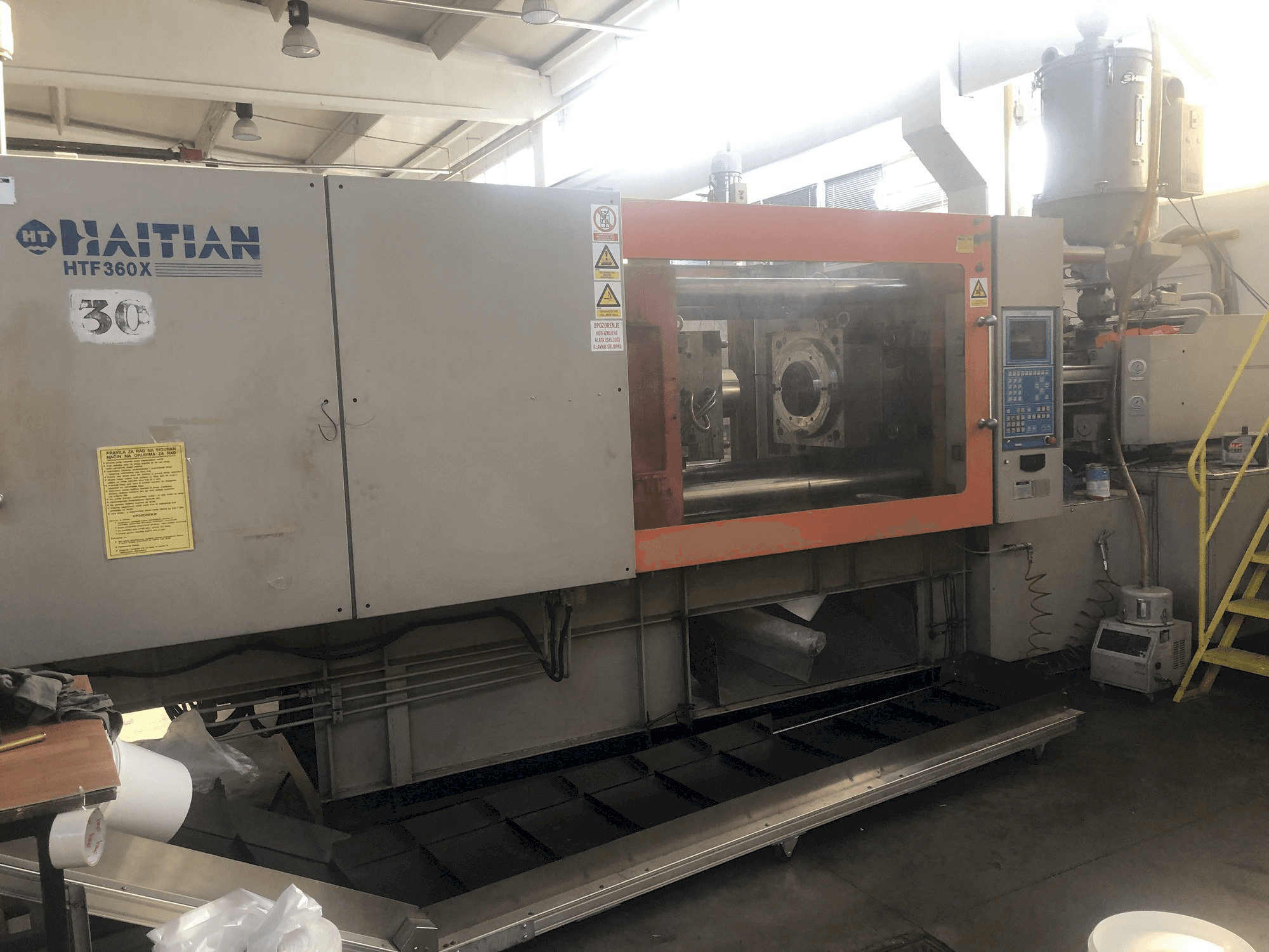 Frontansicht der HAITIAN HTF 360X Maschine