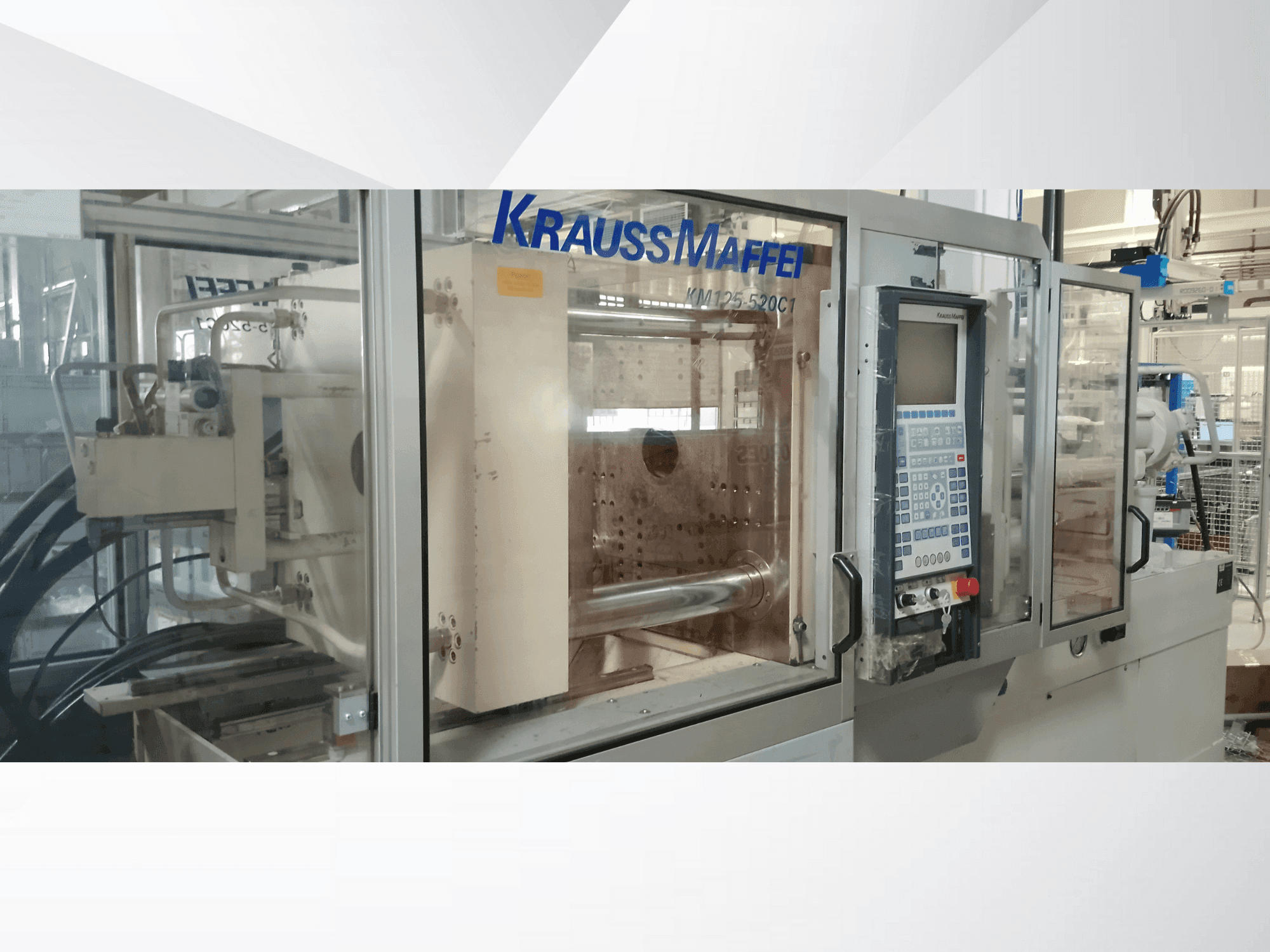 Frontansicht der Krauss Maffei 125-520 C1 Maschine