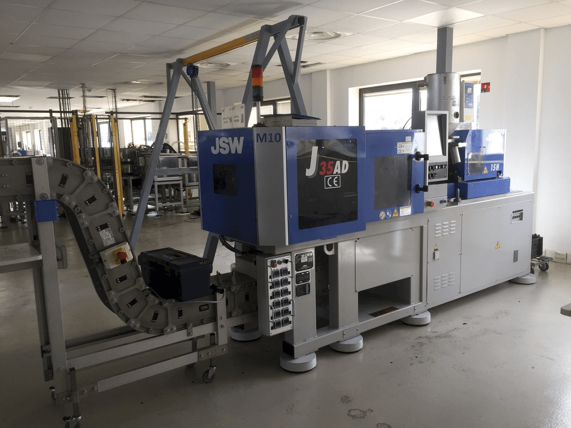 Frontansicht der JSW J 35 AD 15 H Maschine