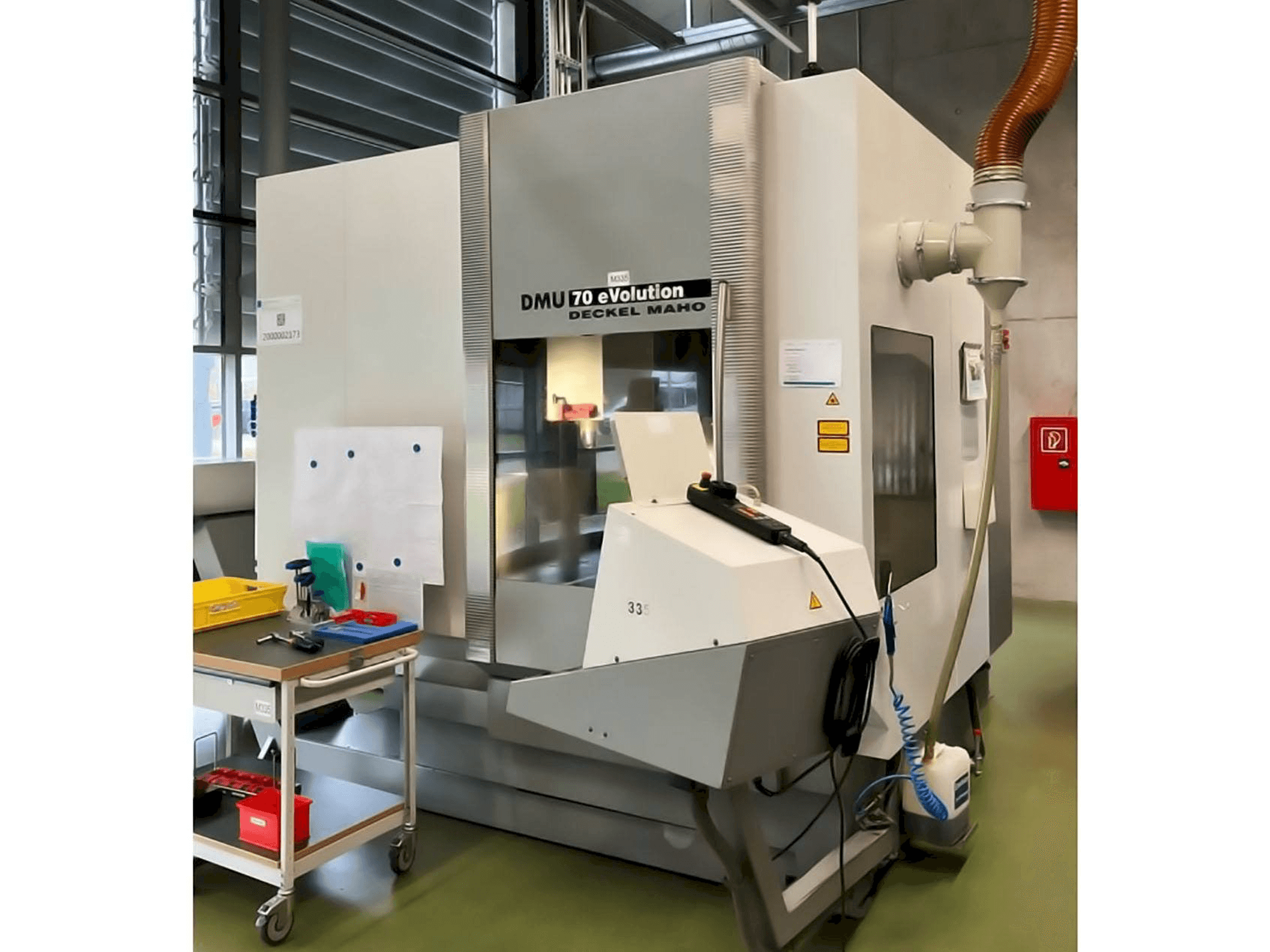 Frontansicht der DECKEL MAHO DMU 70 Evolution Maschine