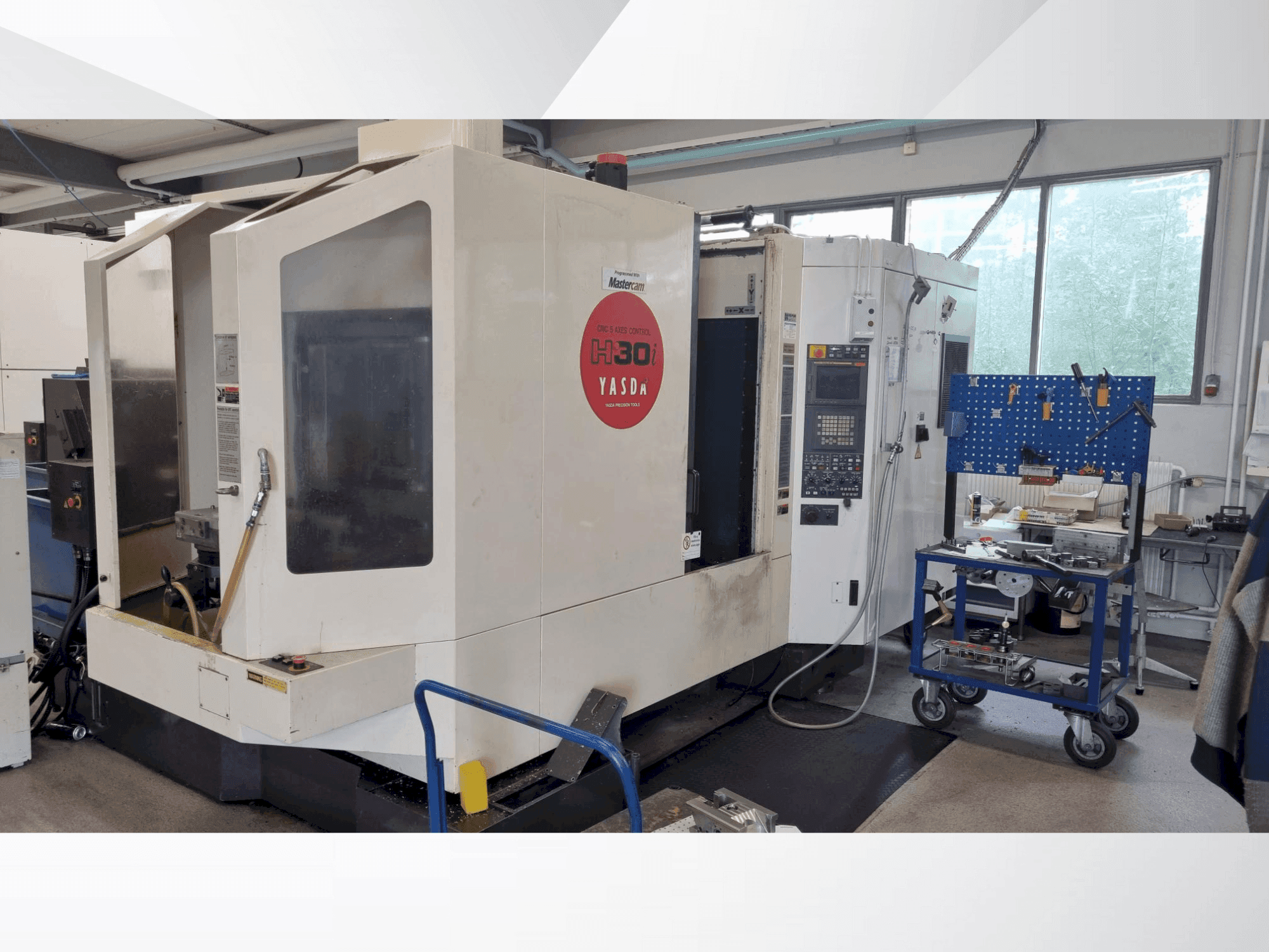 Frontansicht der YASDA H-30i Maschine