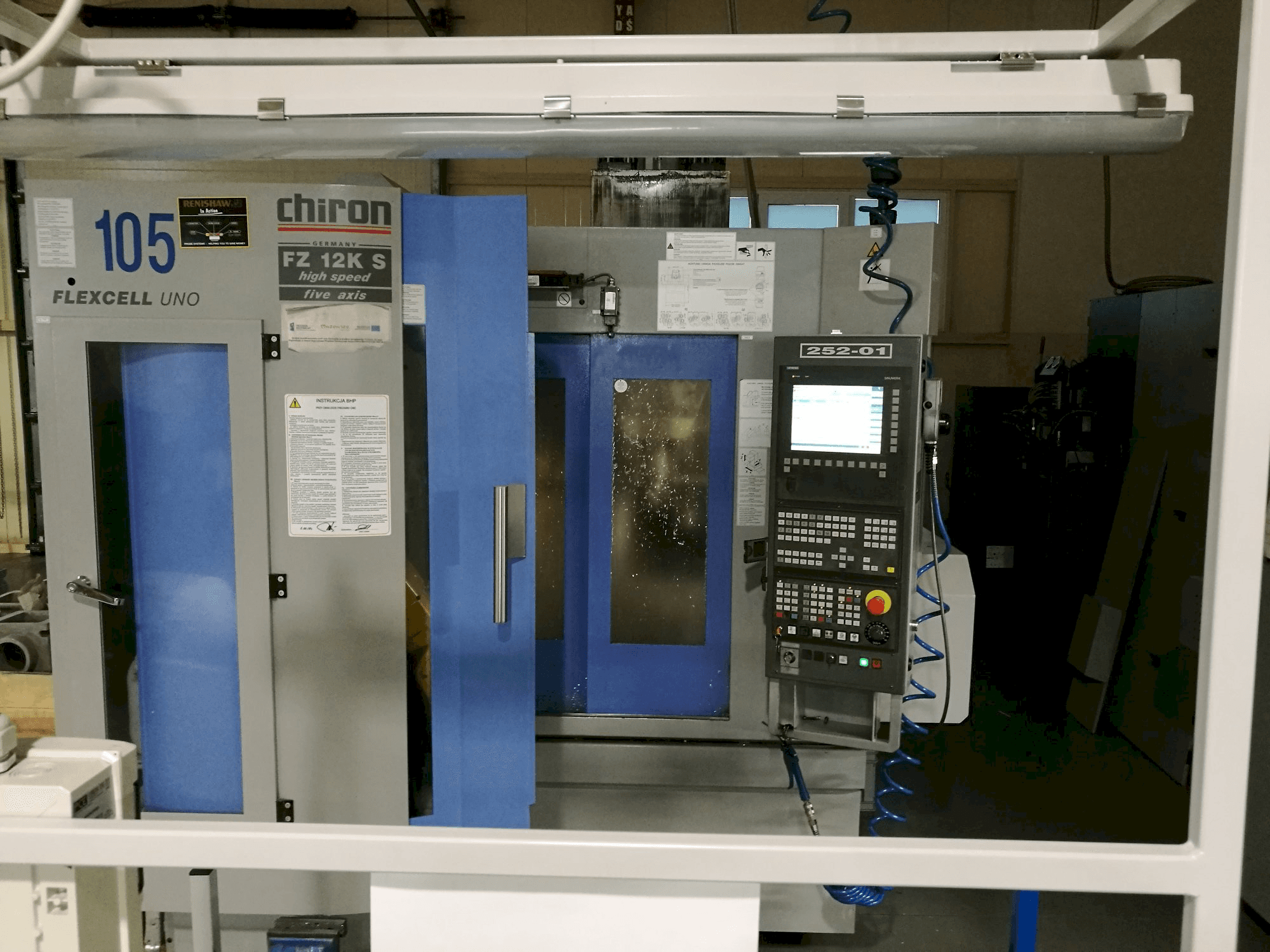 Frontansicht der CHIRON FZ 12 KS Maschine