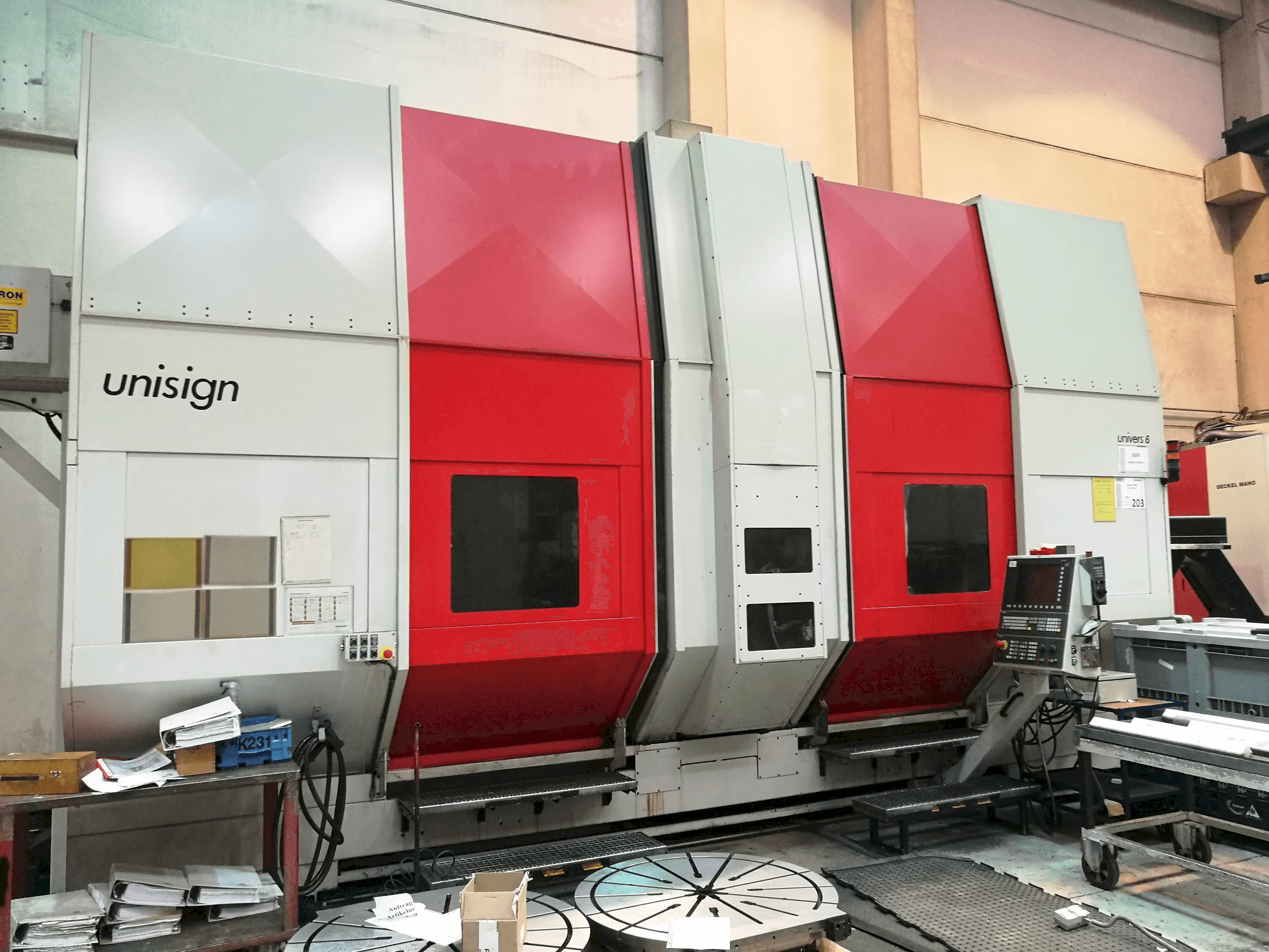 Frontansicht der Unisign Univers 6 C2 Maschine