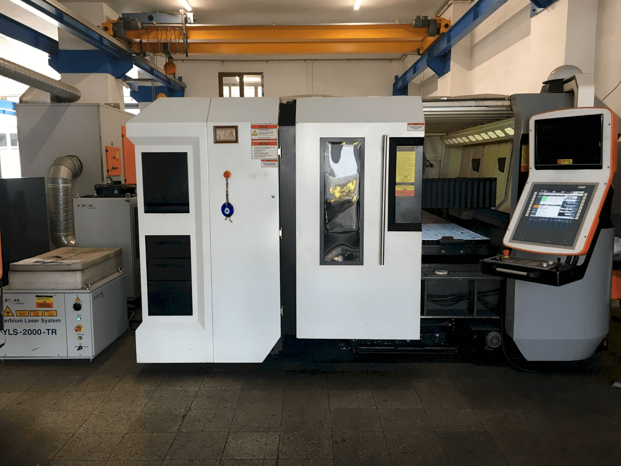 Frontansicht der ERMAKSAN FIBERMAK Momentum Gen-3 Maschine