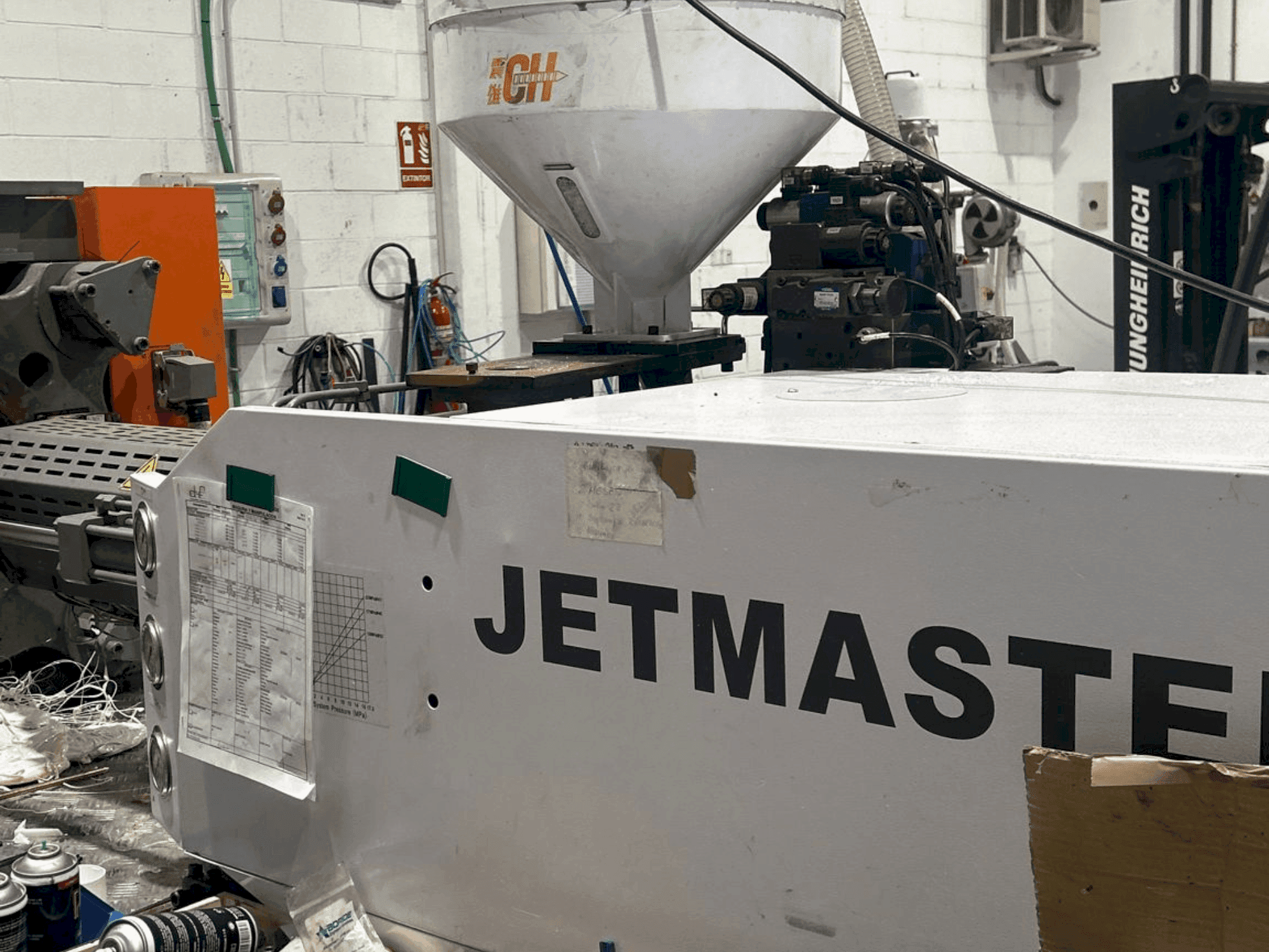 Frontansicht der CHEN HSONG JM160-MK6e Maschine