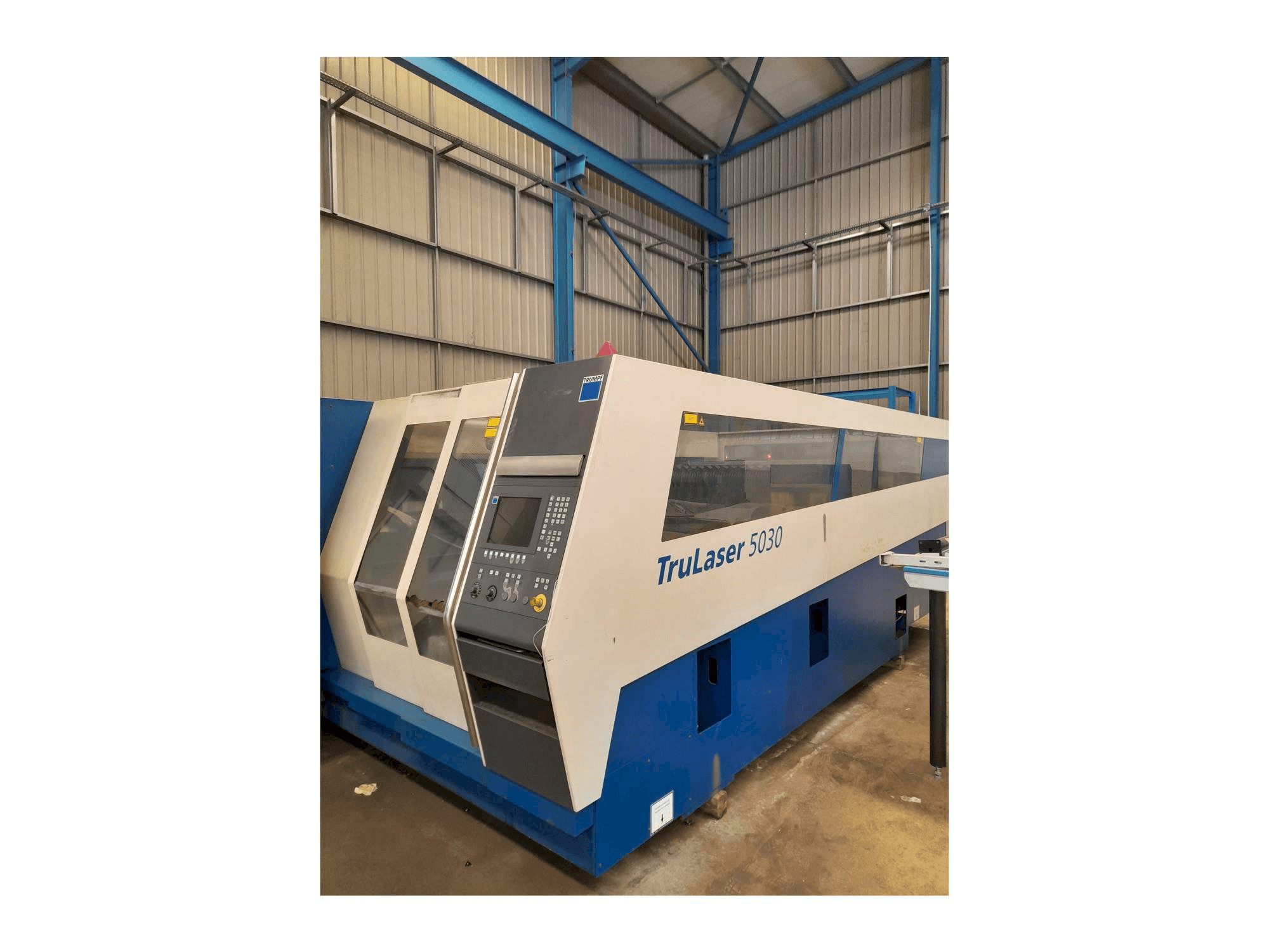 Frontansicht der Trumpf Trulaser 5030 Maschine