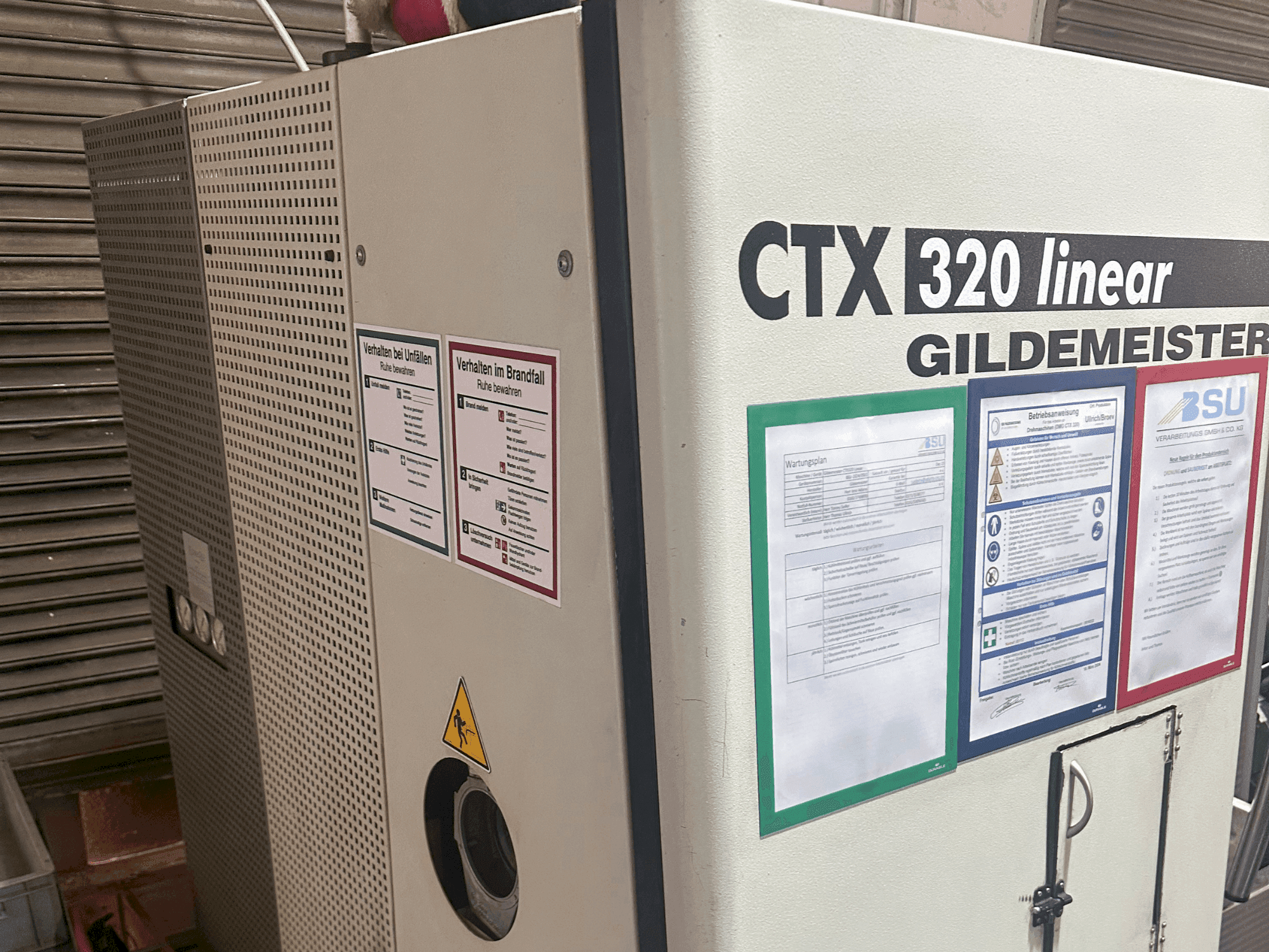 Frontansicht der DMG CTX 320 Linear V5 Maschine